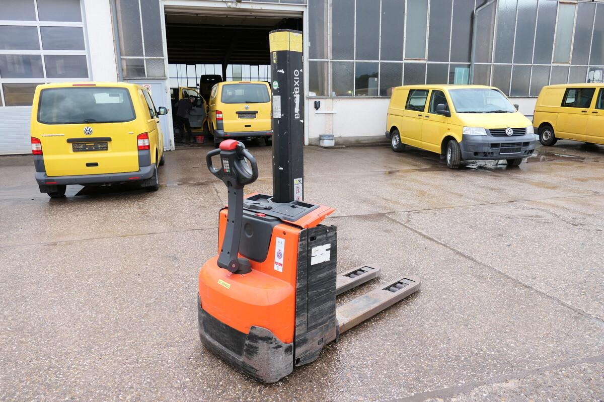 Pallet truck SWE 080L SWE 080L- Photo 2