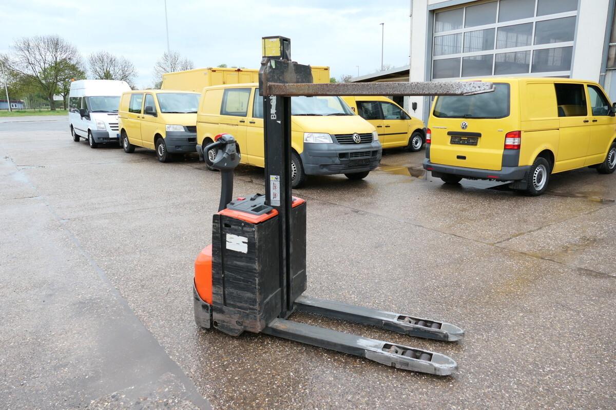 Pallet truck SWE 080L SWE 080L- Photo 4