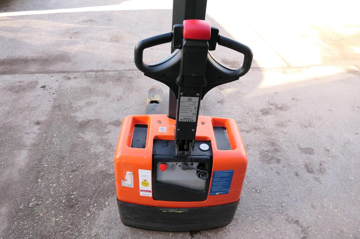 Pallet truck HWE 100 Elektro Batterie 11/2024 HWE 100 Elektro Batterie 11/2024- Photo 6