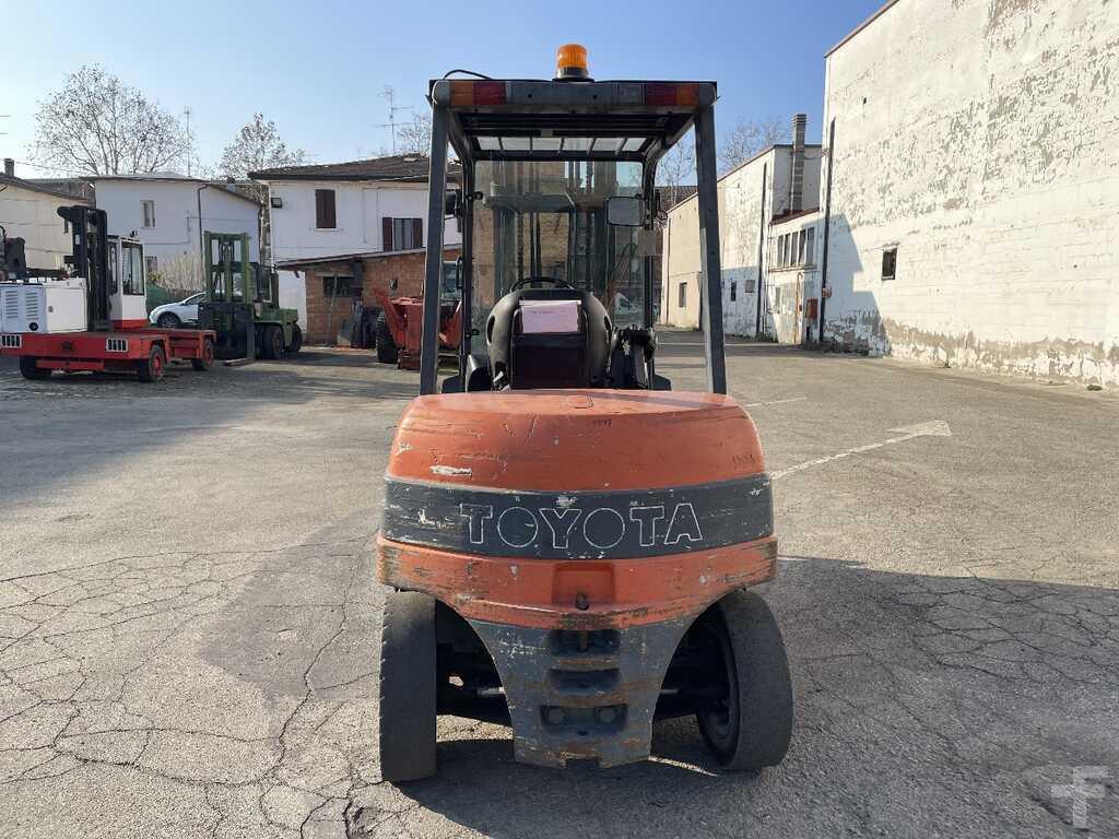 Electric forklift Toyota 7 FBMF 40 Toyota 7 FBMF 40- Photo 3