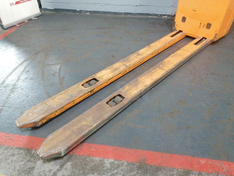 Pallet truck 330K 330K- Photo 8