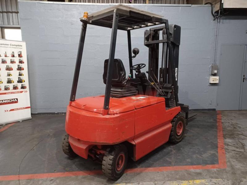 Electric forklift E25 E25- Photo 2