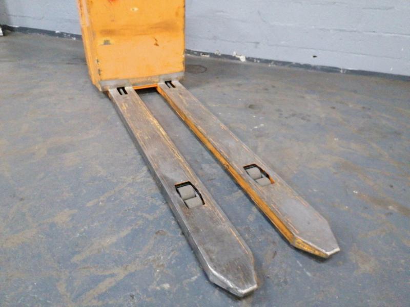 Pallet truck 330K 330K- Photo 8