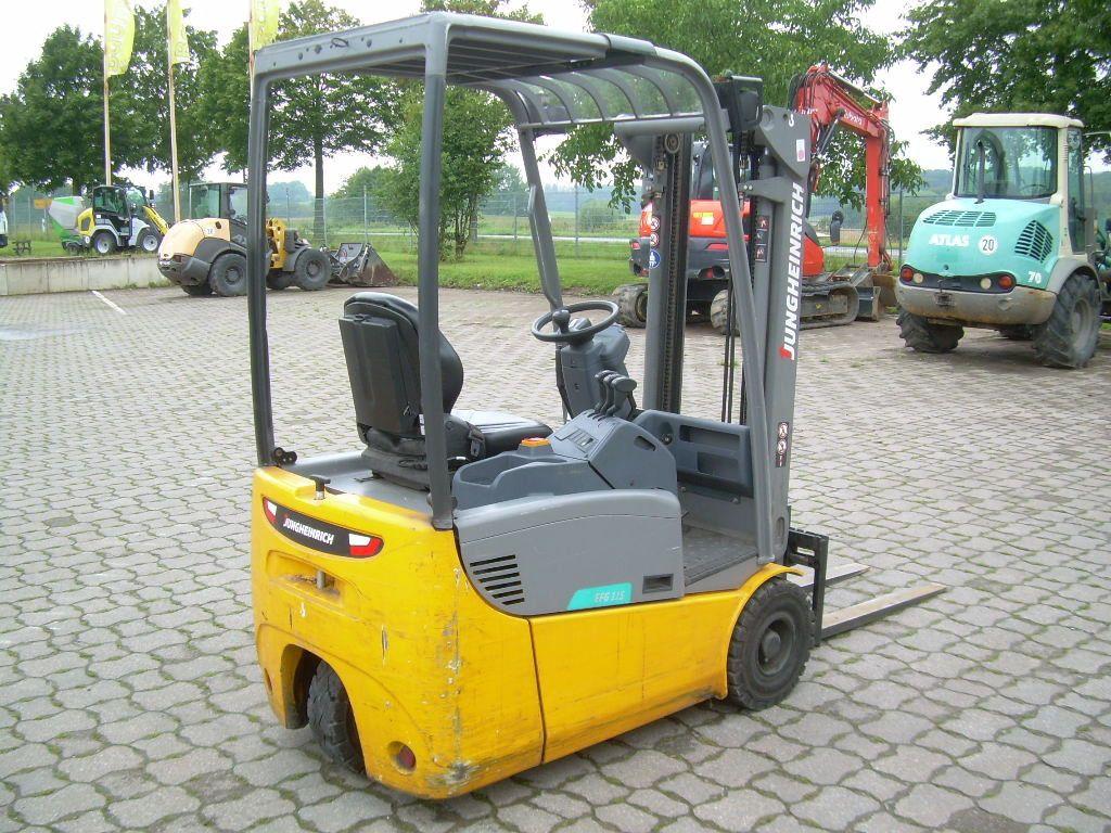 Forklift- Photo 4