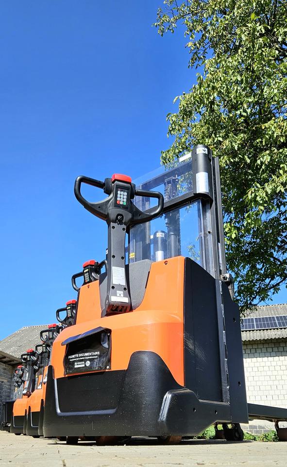 Hochhubwagen SWE 200 Staxio Toyota Initial lift, wstępne podnoszenie wideł, niski maszt SWE 200 Staxio Toyota Initial lift, wstępne podnoszenie wideł, niski maszt- Photo 3