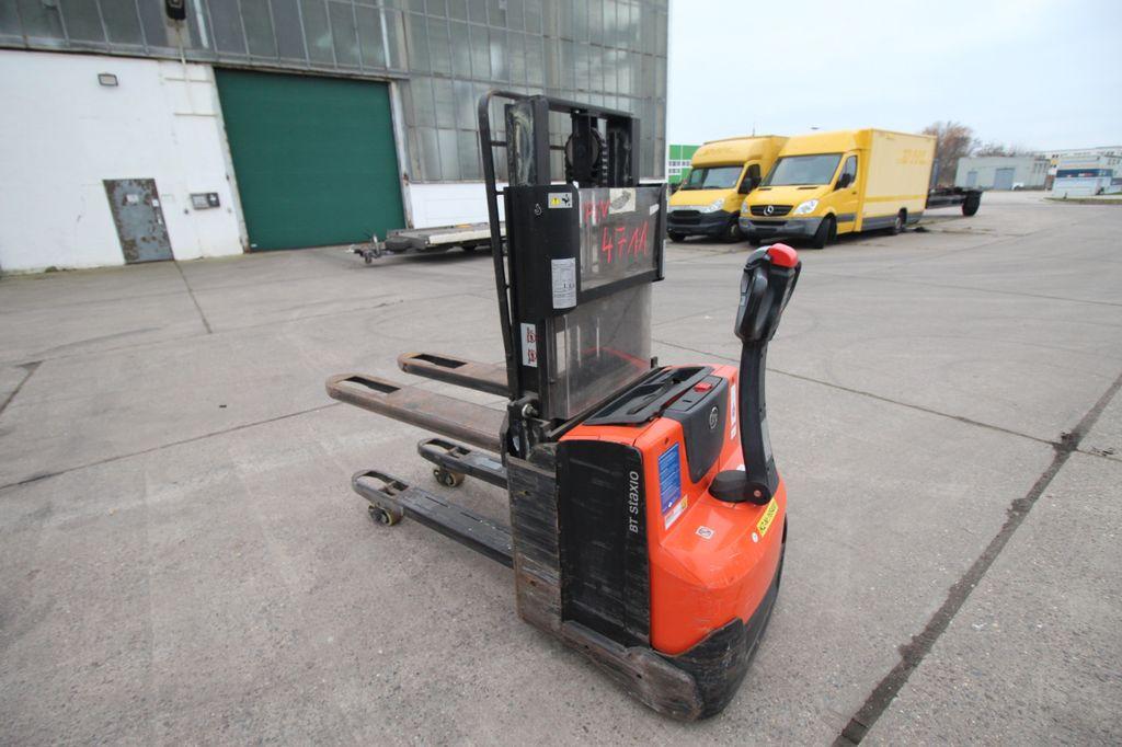 Forklift- Photo 5