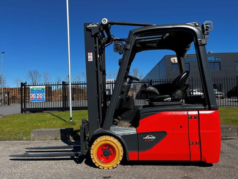 Electric forklift E16-02 E16-02- Photo 2