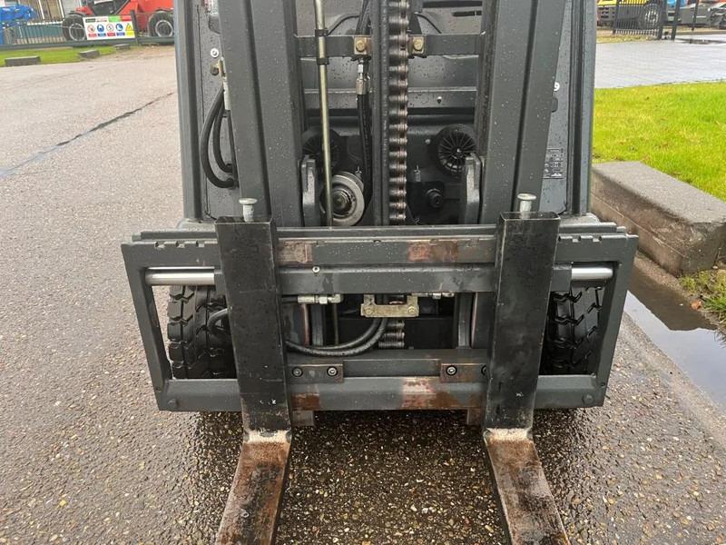 Electric forklift E16-02 / E18-02 E16-02 / E18-02- Photo 9