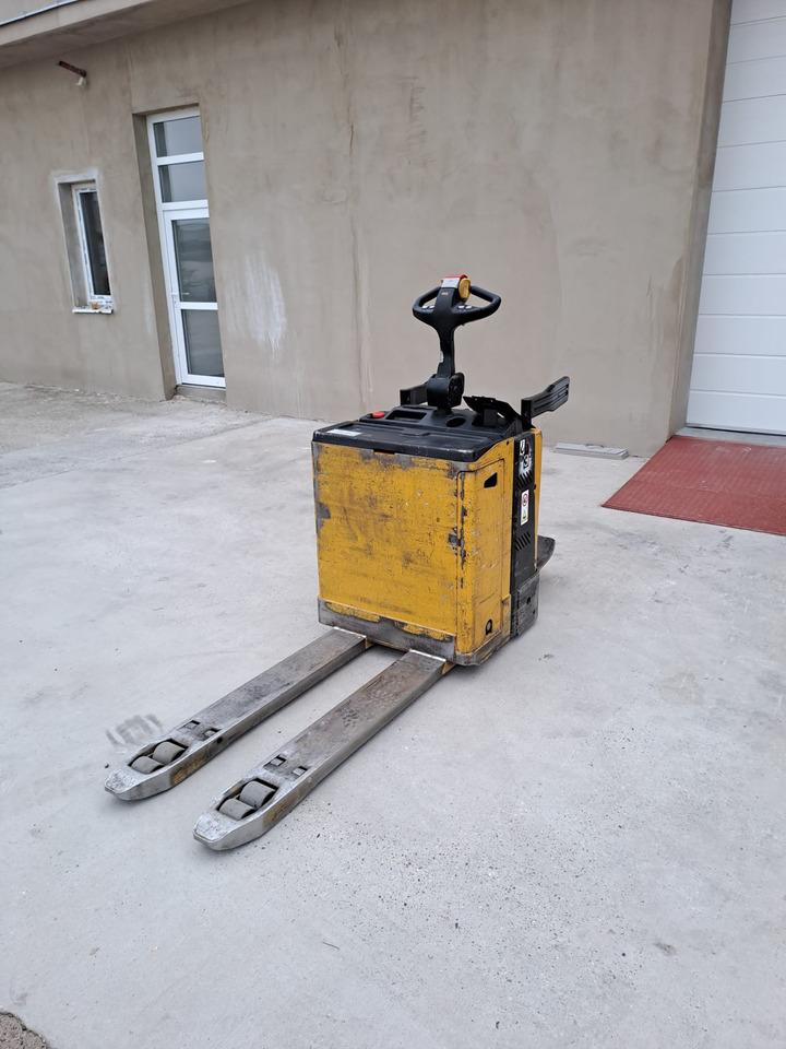 Pallet truck Yale MP20XFBW Yale MP20XFBW- Photo 2