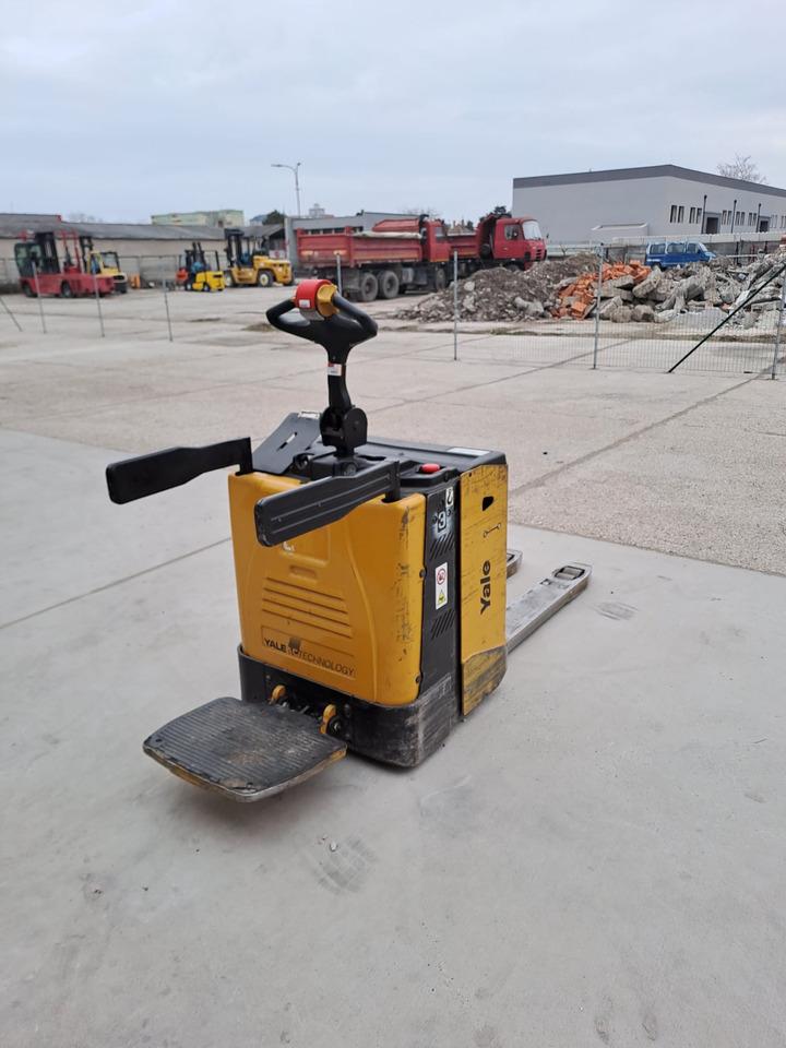 Pallet truck Yale MP20XFBW Yale MP20XFBW- Photo 3