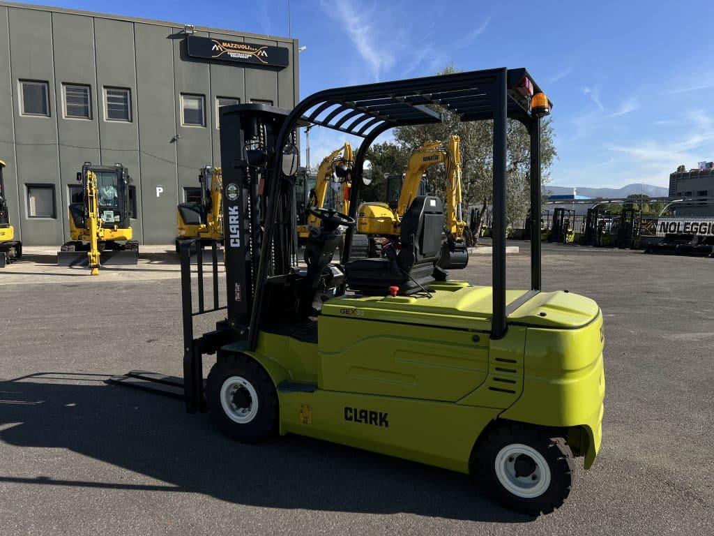 Electric forklift Clark GEX30 Clark GEX30- Photo 3