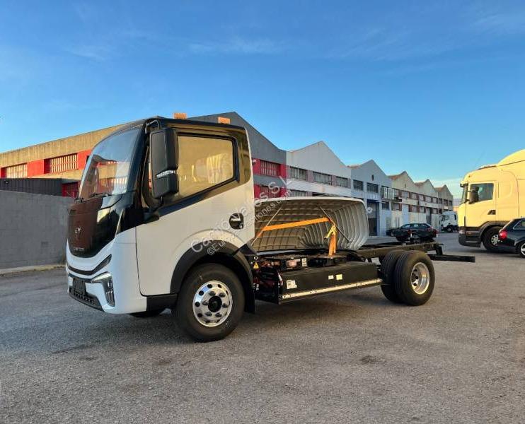 Cab chassis truck QARGO 4EV QARGO 4EV- Photo 2