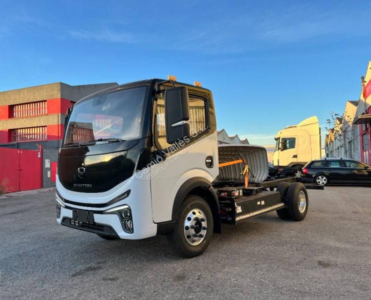 Cab chassis truck QARGO 4EV QARGO 4EV- Photo 3