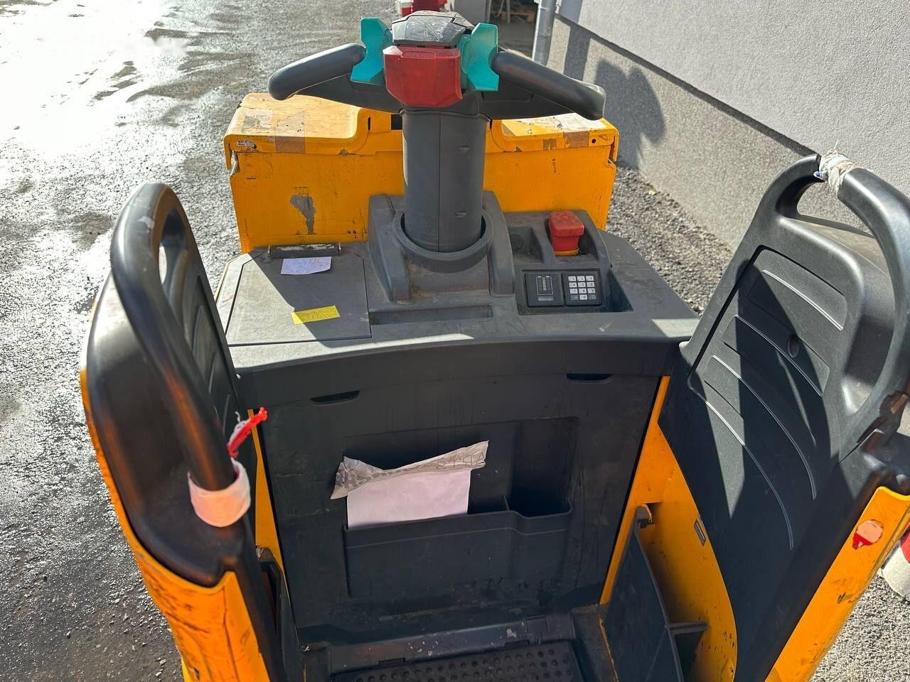 Pallet truck ERE 225 batt2018 ERE 225 batt2018- Photo 4