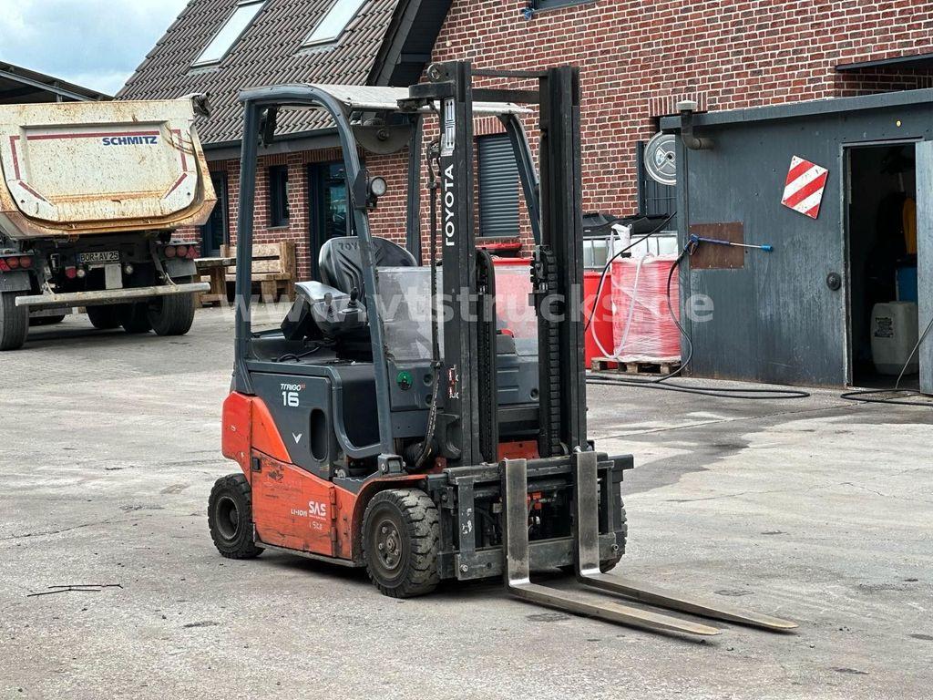 Forklift- Photo 3