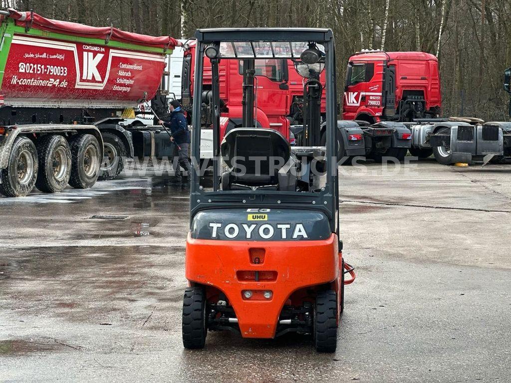 Forklift- Photo 3