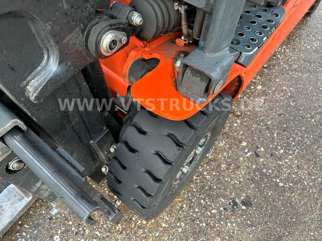 Forklift- Photo 8