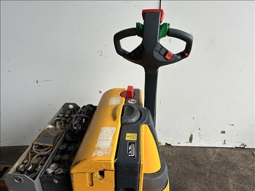 Pallet truck EJE116 Electric pallet truck EJE116 Electric pallet truck- Photo 4