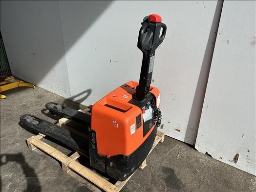 Transpaleta LWE130 Powered pallet truck LWE130 Powered pallet truck- Photo 4