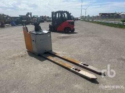 Electric forklift EXH-S25 (Inoperable) EXH-S25 (Inoperable)- Photo 4