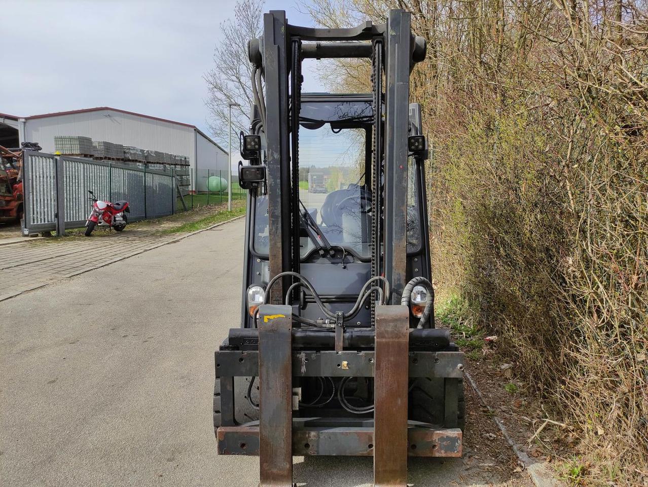 Forklift E35L-01-387 E35L-01-387- Photo 3