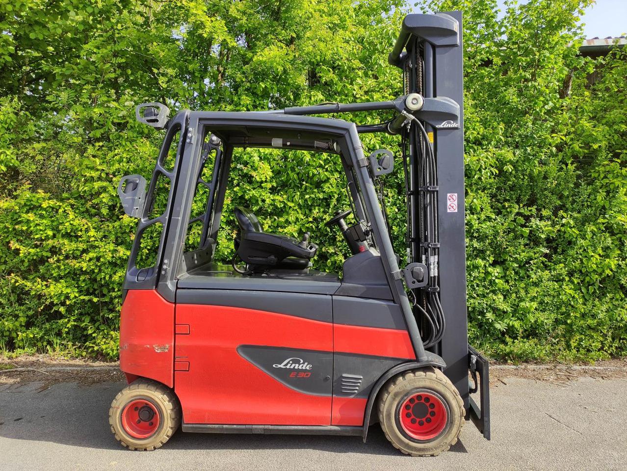 Forklift E30HL-01/600-387 E30HL-01/600-387- Photo 2