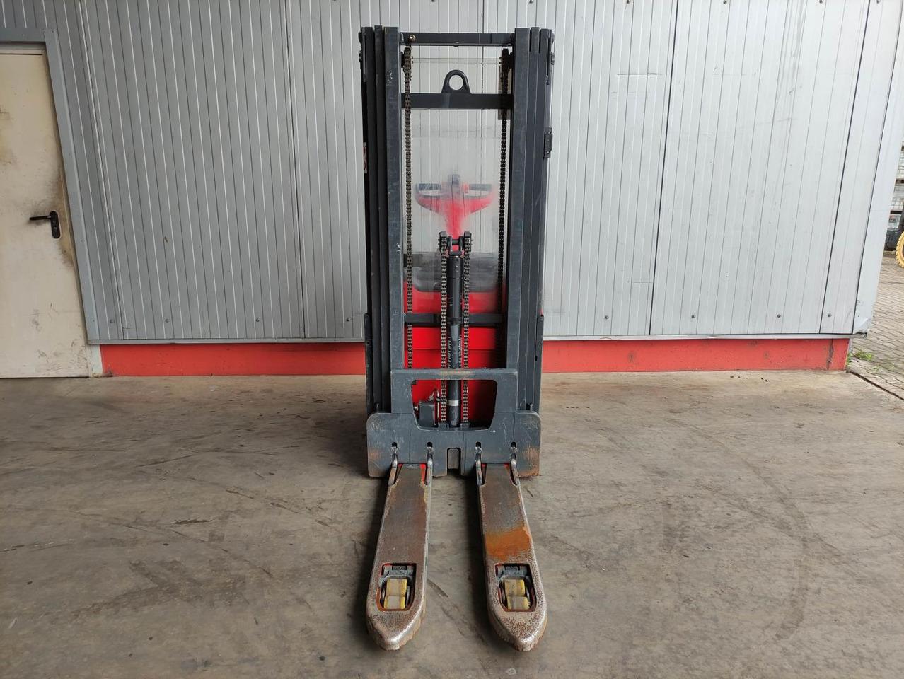 Stacker D14APi-133 D14APi-133- Photo 3