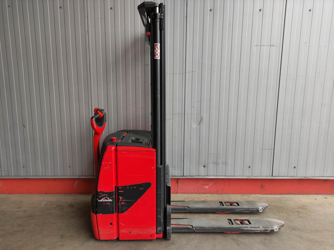 Stacker L14i-1173 L14i-1173- Photo 2