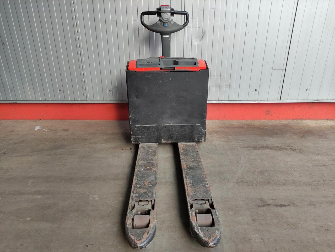 Pallet truck LWE200 LWE200- Photo 3