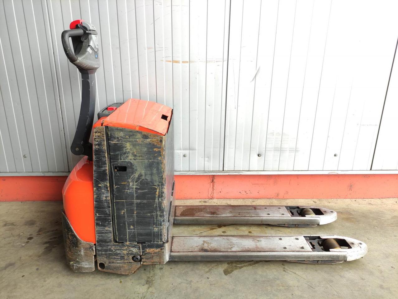 Pallet truck LWE200 LWE200- Photo 3