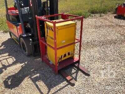 Electric forklift 7-FBMF-25 (Inoperable) 7-FBMF-25 (Inoperable)- Photo 6