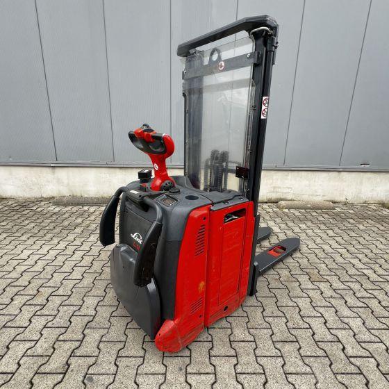 Stacker Linde L12AP (133) Linde L12AP (133)- Photo 9