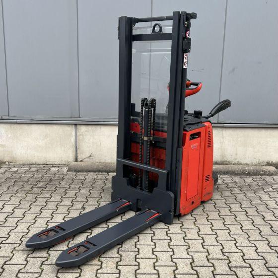 Stacker Linde D12APi (133) Linde D12APi (133)- Photo 8