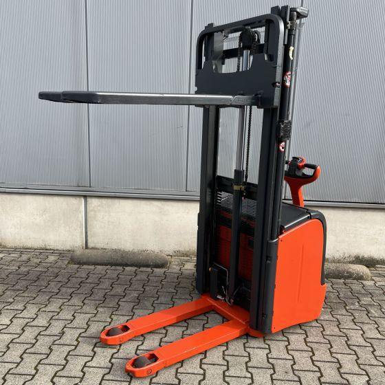 Stacker Linde L14 (372) Linde L14 (372)- Photo 8