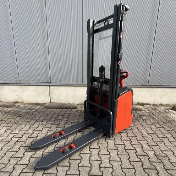 Stacker Linde L14 (372) Linde L14 (372)- Photo 9