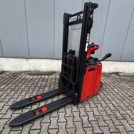 Stacker Linde L12AP (133) Linde L12AP (133)- Photo 2