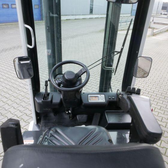 Electric forklift Unicarriers EH30L (G1Q2L30Q) Unicarriers EH30L (G1Q2L30Q)- Photo 4