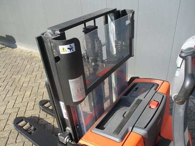 Pallet truck SWE 200D SWE 200D- Photo 7