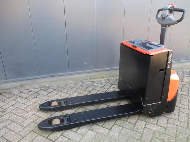 Pallet truck LWE 180 LWE 180- Photo 3