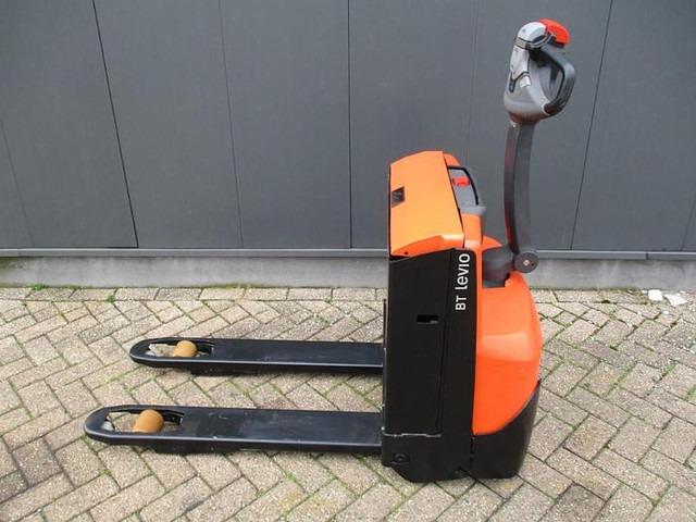 Pallet truck LWE 140 LWE 140- Photo 2