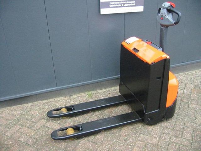 Pallet truck LWE 140 LWE 140- Photo 3