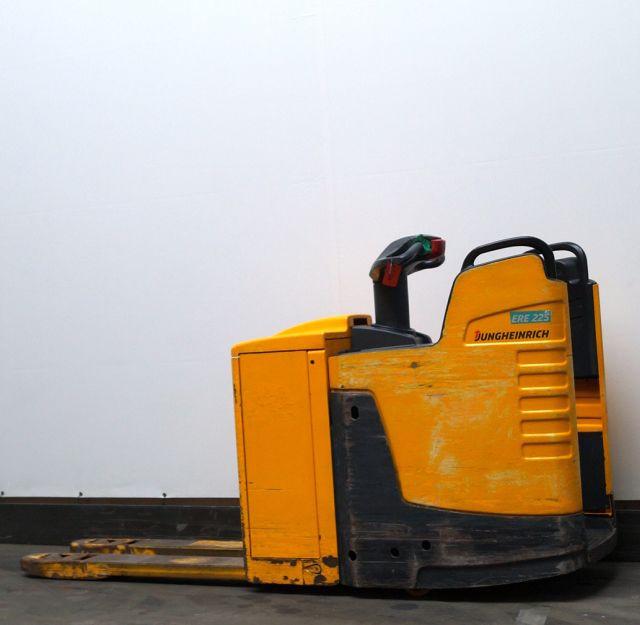 Pallet truck Jungheinrich ERE225 Jungheinrich ERE225- Photo 2