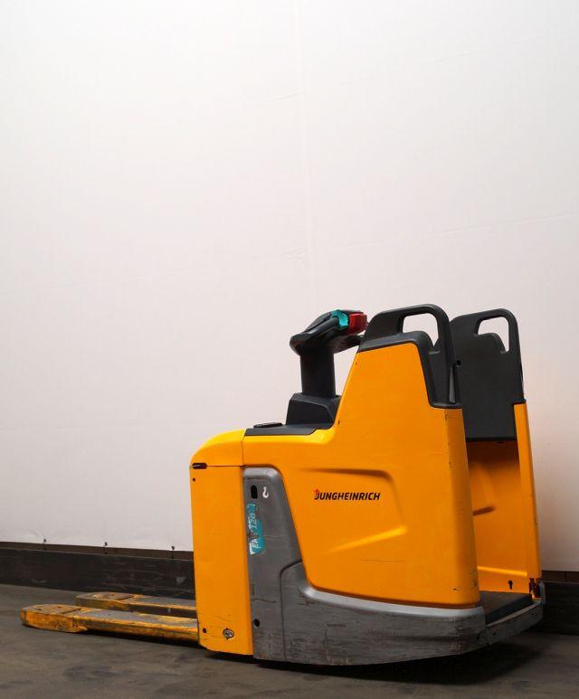 Pallet truck Jungheinrich ERE120 Jungheinrich ERE120- Photo 2