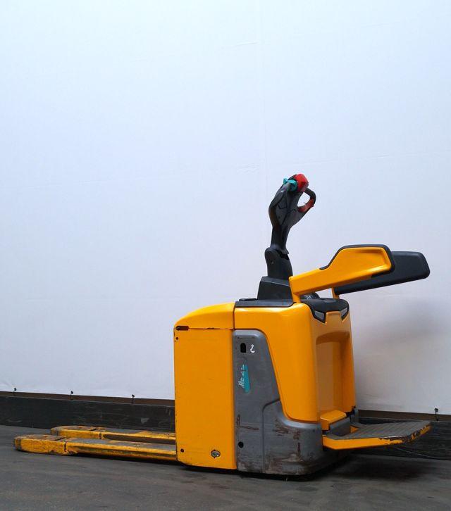 Pallet truck Jungheinrich ERE225 Jungheinrich ERE225- Photo 2