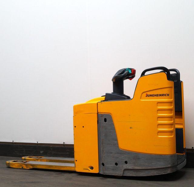 Pallet truck Jungheinrich ERE225 Jungheinrich ERE225- Photo 2