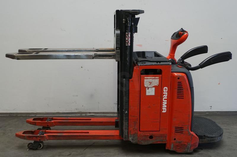 Stacker D 12 HP AP 133 D 12 HP AP 133- Photo 3