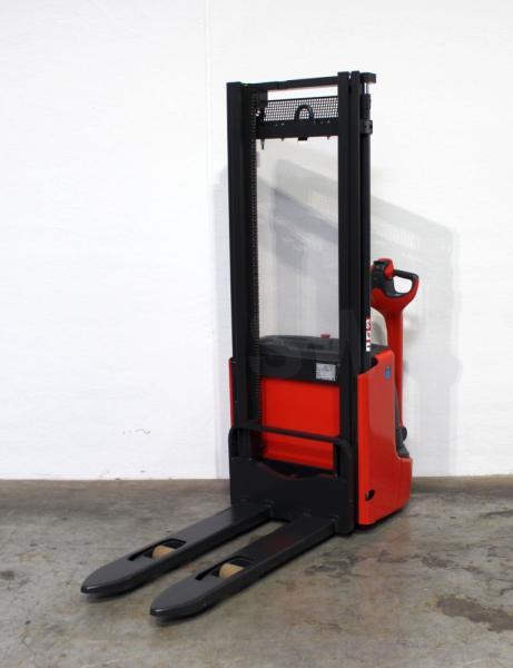 Stacker L 10 1172 L 10 1172- Photo 2