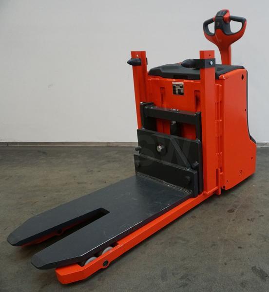 Pallet truck T 28 L 1152-02 T 28 L 1152-02- Photo 2