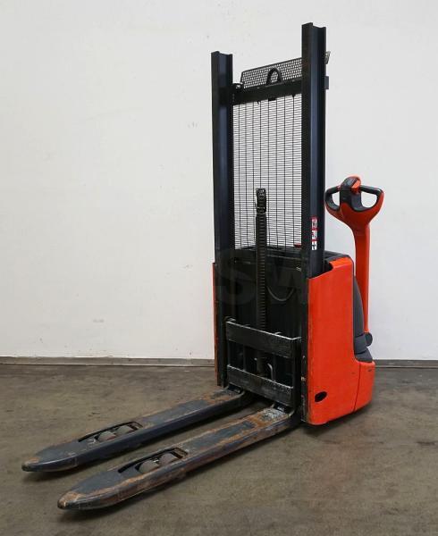 Stacker L 10 B 1172 L 10 B 1172- Photo 2