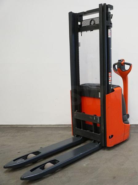 Stacker L 12 1172 L 12 1172- Photo 2